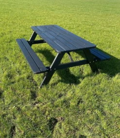 Goedkopepicknicktafels.nl | Zwarte XL Picknicktafel | Tuintafel 6 Persoons | Zwart Gespoten Gedroogd Grenen Hout! -Tuinwereld Verkoop 1043x1200 2