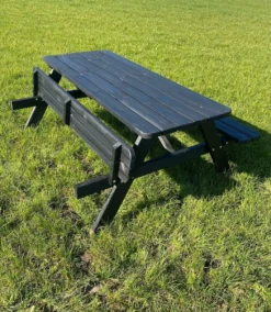 Goedkopepicknicktafels.nl | Zwarte XL Picknicktafel | Tuintafel 6 Persoons | Zwart Gespoten Gedroogd Grenen Hout! -Tuinwereld Verkoop 1045x1200