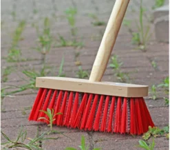 Synx Tools Harde Bezem Rood- Tuinbezem -Nylon - 30 Cm - Straatbezem - Bezems - Besem Veger - Buiten Bezem Met Steel 150 Cm - Schoonmaakartikelen - Schrobborstels 5 Synx Tools Harde Bezem Rood- Tuinbezem -Nylon - 30 Cm - Straatbezem - Bezems - Besem Veger - Buiten Bezem Met Steel 150 Cm - Schoonmaakartikelen - Schrobborstels -Tuinwereld Verkoop 1200x1057 2