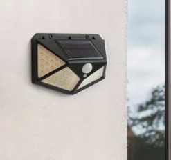 Solar Buitenlamp - Bewegingssensor - 100 LED - Waterdicht - Buiten & Tuin Sensor - Buitenverlichting Op Zonne-energie -Tuinwereld Verkoop 1200x1128 4