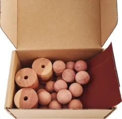 Bloomin Mottenballen - 40 Stuks + 2x Schuurpapier - Cederhout Tegen Motten - Mottenval - Motten Bestrijden - Anti Motten -Tuinwereld Verkoop 1200x1172 7