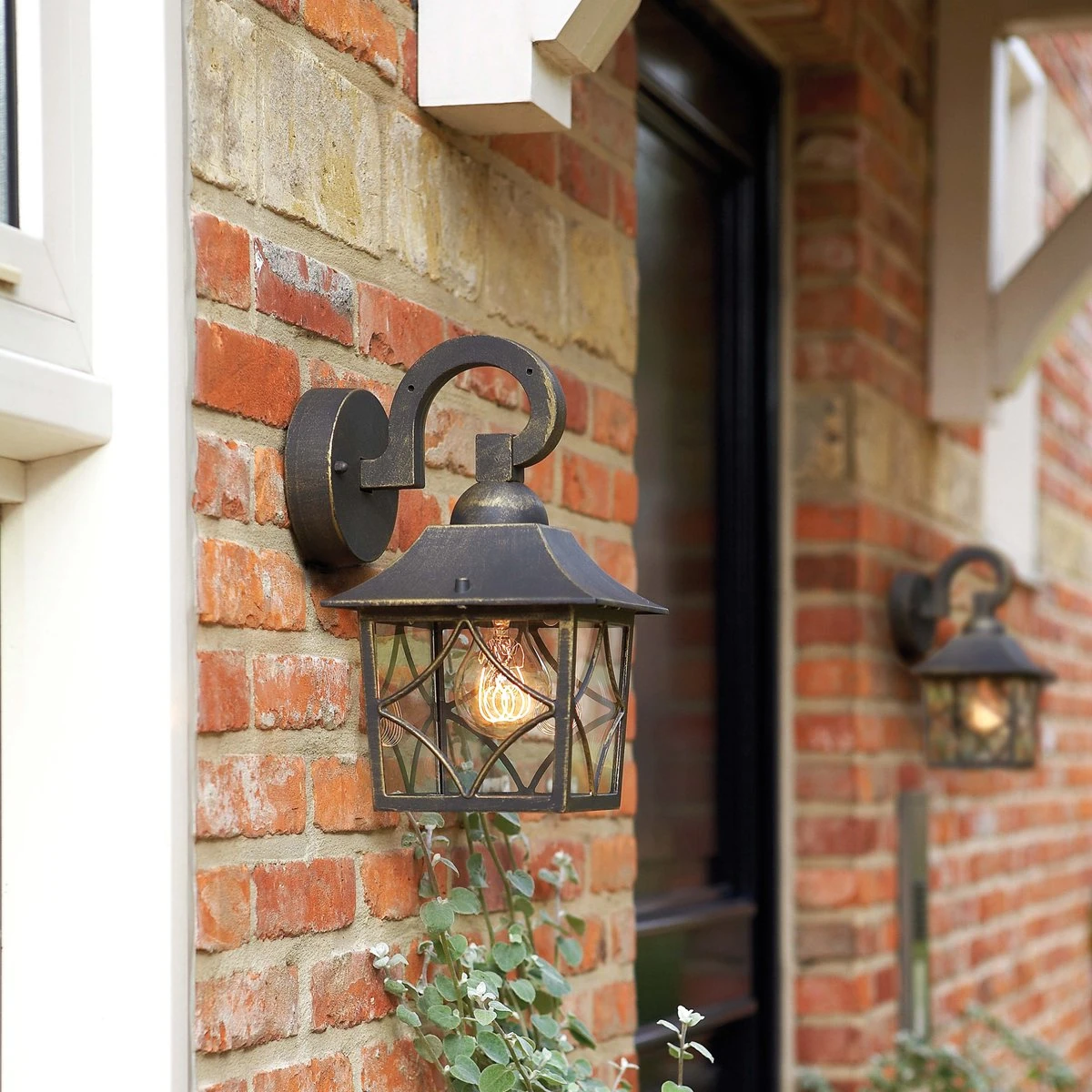 Philips Cambridge Buitenwandlamp - Zwart 4 Philips Cambridge Buitenwandlamp - Zwart - Afbeelding 4