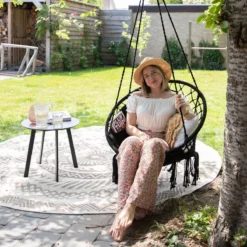 Vita5 Macramé Hangstoel - Voor Binnen En Buiten - Zonder Standaard - Incl. Kussen, Boekenvak En Beschermhoes - Tot 150kg - Zwart -Tuinwereld Verkoop 1200x1200 233