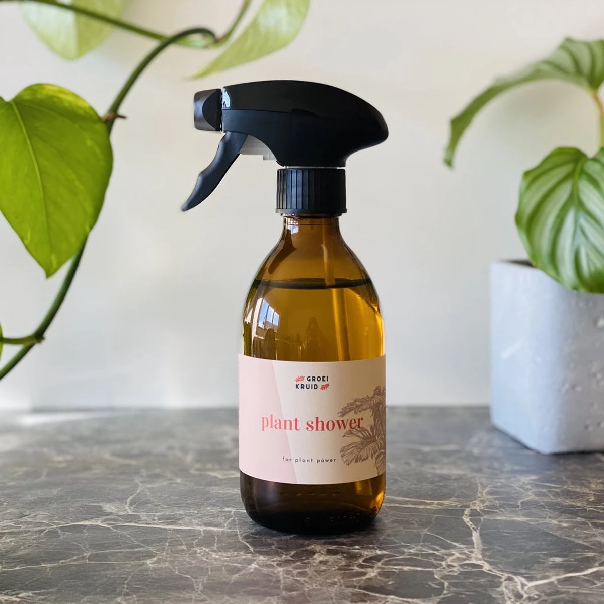 Groeikruid® Haarspuit | 300 Ml Amber Glas Met Vernevelaar | Kappersspuit | Kappersspuit | Waterspuit Haar | Haarspray 3 Groeikruid® Haarspuit | 300 Ml Amber Glas Met Vernevelaar | Kappersspuit | Kappersspuit | Waterspuit Haar | Haarspray - Afbeelding 3