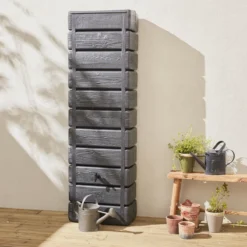 Regenton Muurtank, Grandval 300L, Antraciet Kunststof, Imitatiehout, Met Gootaansluitset Inbegrepen -Tuinwereld Verkoop 1200x1200 2716