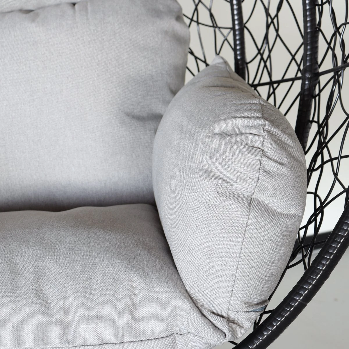 Egg Hangstoel Roundabout Zwart 3 Egg Hangstoel Roundabout Zwart - Afbeelding 3