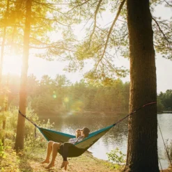 Kanyon Hangmat - Incl. Karabijnhaken En Riemen - Licht Parachutestof - 260 X 140 Cm - Tot 200kg - Groen/Khaki 13 Kanyon Hangmat - Incl. Karabijnhaken En Riemen - Licht Parachutestof - 260 X 140 Cm - Tot 200kg - Groen/Khaki -Tuinwereld Verkoop 1200x1200 939