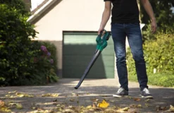 VONROC Accu Bladblazer – VPower 20V – 2 Standen – Max. Blaassnelheid 190km/u – Incl. Accu En Oplader 13 VONROC Accu Bladblazer – VPower 20V – 2 Standen – Max. Blaassnelheid 190km/u – Incl. Accu En Oplader -Tuinwereld Verkoop 1200x778 2