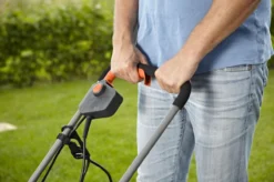 GARDENA - Powermax 32 - Grasmaaier (gemotoriseerd) - Maaibreedte 32 Cm - Gazons Tot 200 M2 18 GARDENA - Powermax 32 - Grasmaaier (gemotoriseerd) - Maaibreedte 32 Cm - Gazons Tot 200 M2 -Tuinwereld Verkoop 1200x799 127