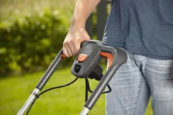 GARDENA - PowerMax™ 1200/32 0- Grasmaaier (gemotoriseerd) - Maaibreedte 32 Cm 18 GARDENA - PowerMax™ 1200/32 0- Grasmaaier (gemotoriseerd) - Maaibreedte 32 Cm -Tuinwereld Verkoop 1200x799 133