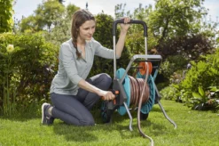 GARDENA - AquaRoll M CleverRoll Easy Slangenwagen - Maximaal 60 Meter - Inklapbare Zwengel -Tuinwereld Verkoop 1200x799 200
