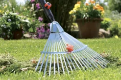 GARDENA Combisysteem Bladhark Hark - Werkbreedte Verstelbaar 30/50 Cm - Aanbevolen Steellengte 130 Cm -Tuinwereld Verkoop 1200x800 325