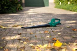 VONROC Accu Bladblazer – VPower 20V – 2 Standen – Max. Blaassnelheid 190km/u – Incl. Accu En Oplader 14 VONROC Accu Bladblazer – VPower 20V – 2 Standen – Max. Blaassnelheid 190km/u – Incl. Accu En Oplader -Tuinwereld Verkoop 1200x800 327