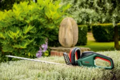 Bosch UniversalHedgeCut 60 Heggenschaar - Op Snoer - Lengte 60 Cm -Tuinwereld Verkoop 1200x800 407
