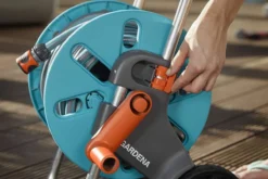 GARDENA AquaRoll S Slangenwagen - Verstelbare Handgreep - Excl. Tuinslang -Tuinwereld Verkoop 1200x800 560