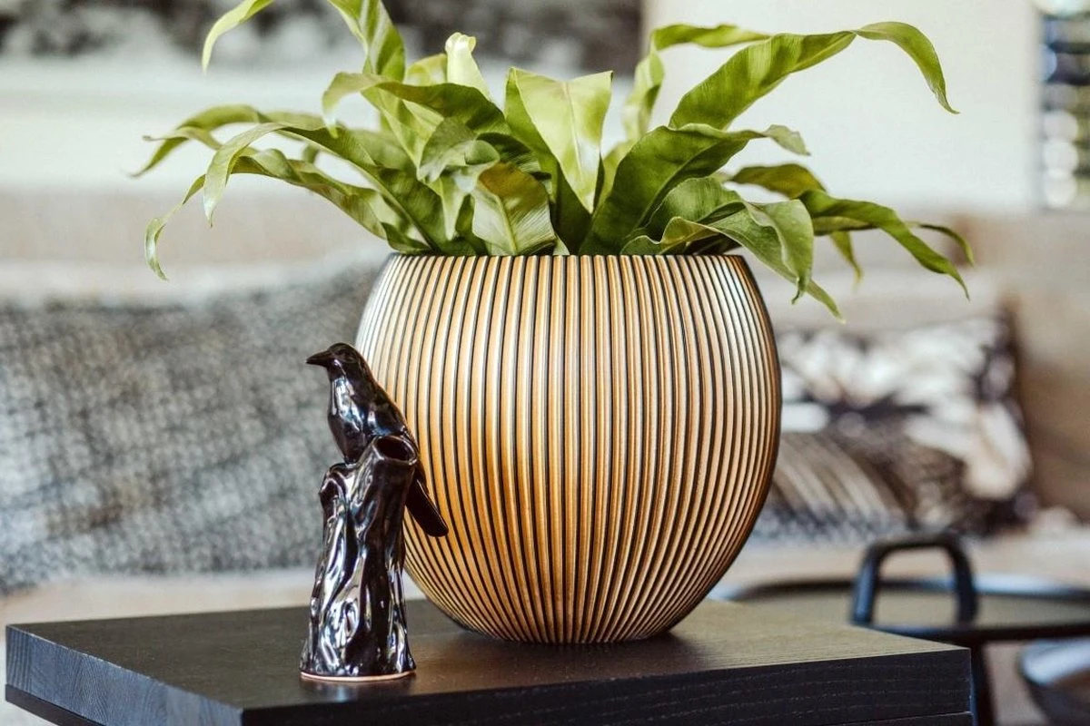 Capi Europe - Vaas Bol Groove XL - 39x33 - Goud - Bloempot Voor Binnen - Opening ⌀24 - GVGB270 2 Capi Europe - Vaas Bol Groove XL - 39x33 - Goud - Bloempot Voor Binnen - Opening ⌀24 - GVGB270 - Afbeelding 2