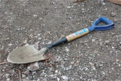 Silverline Mini Spade Met Ronde Kop En Houten Schacht - 70 Cm -Tuinwereld Verkoop 1200x803 3