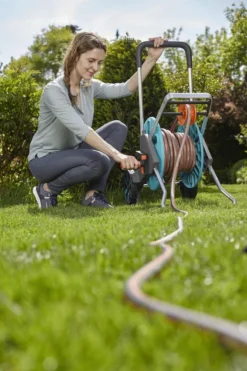 GARDENA - AquaRoll M CleverRoll Easy Slangenwagen - Maximaal 60 Meter - Inklapbare Zwengel -Tuinwereld Verkoop 799x1200 76
