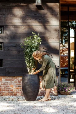 Capi Europe - Vaas Elegant Deluxe Rib NL - 40x60 - Zwart - Voor Binnen En Buiten - KBLR1131 -Tuinwereld Verkoop 800x1200 199