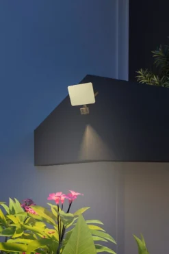 Calex Smart Outdoor - Slimme LED Schijnwerper - LED Floodlight Met Bewegingssensor - Voor Buiten - 24W 10 Calex Smart Outdoor - Slimme LED Schijnwerper - LED Floodlight Met Bewegingssensor - Voor Buiten - 24W -Tuinwereld Verkoop 800x1200 60