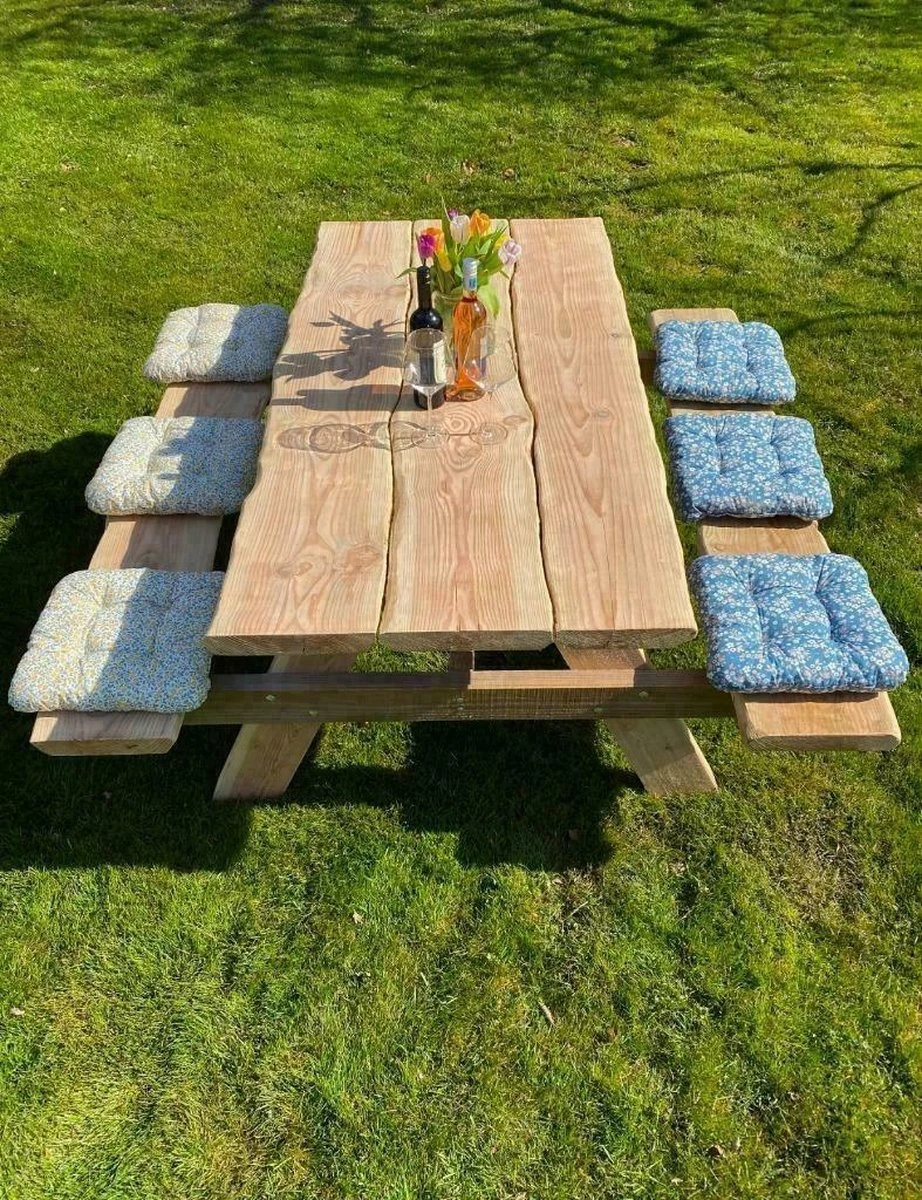 Robuuste Picknicktafel Van Douglashout. Duurzaam En Modern. Lengte 2,40 Meter 1 Robuuste Picknicktafel Van Douglashout. Duurzaam En Modern. Lengte 2,40 Meter